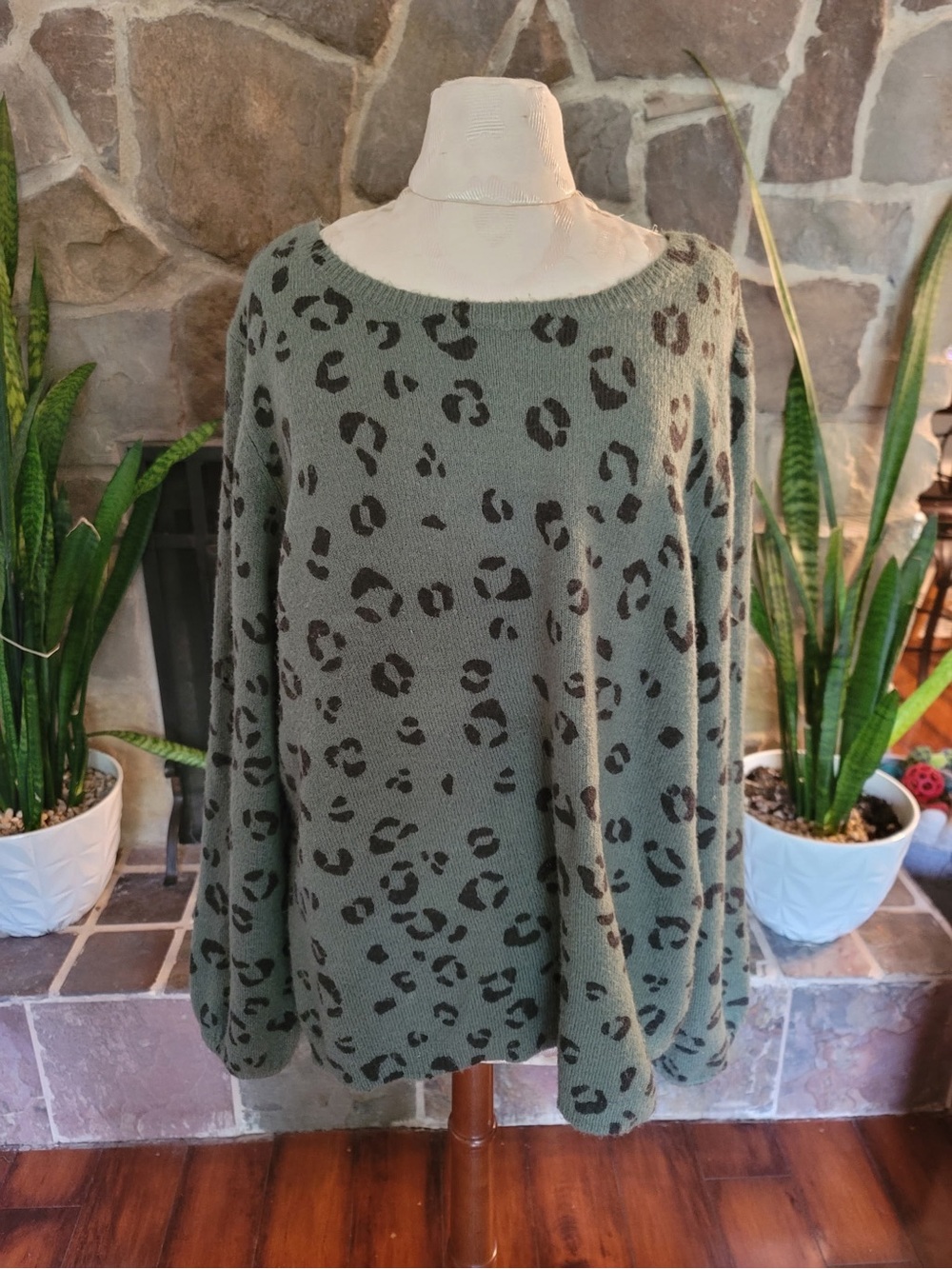 Elle Green Leopard Print Sweater Sz XXL Long Sleeve Scoop Neck Plus Animal Knit